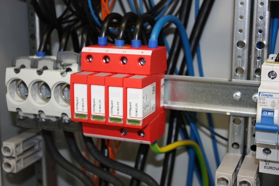 U berspannungsschutz bei Elektro Stier GmbH in Frankfurt